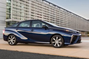 2016_Toyota_Fuel_Cell_Vehicle_004-580x386.jpg