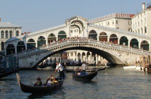 venice-rialto-8.jpg